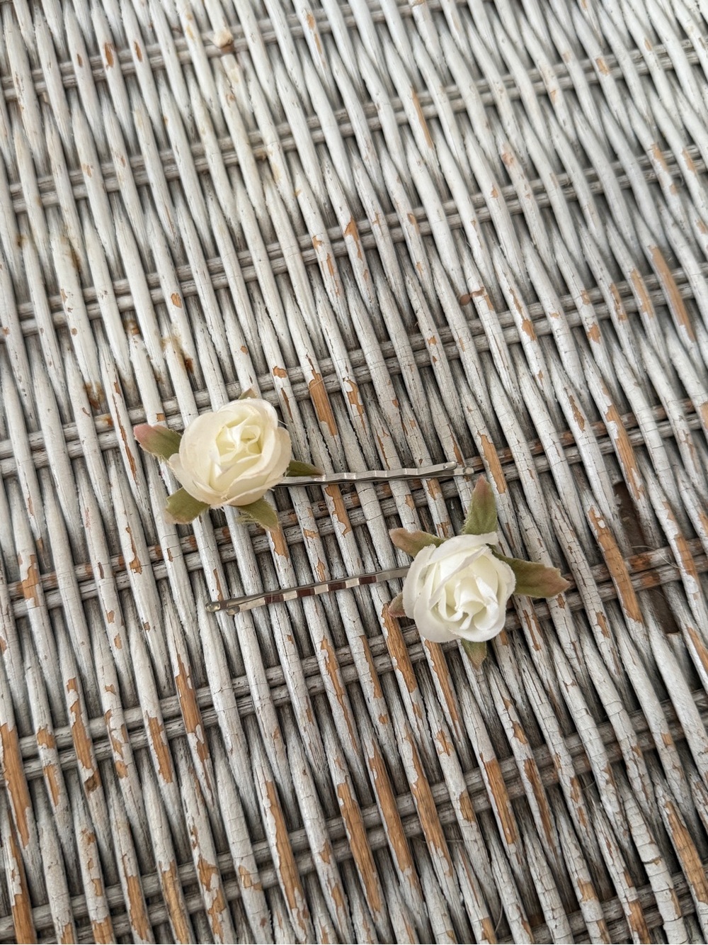 Delicate Cream Rose Bobby Pins – Set of 2